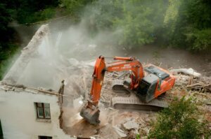 Garcia’s Roll Off Dumpster & Services | What Does a Demolition Contractor Do? Demotlition service